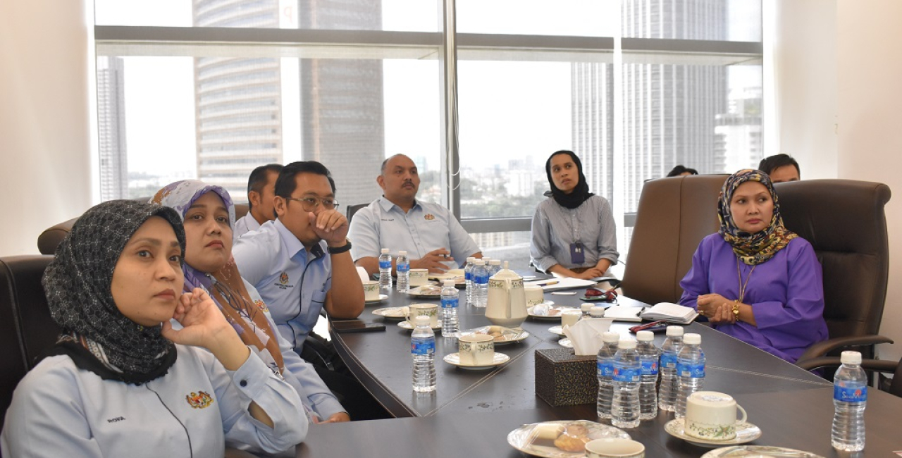 Lawatan Membina Jaringan Pejabat Pendaftar Agensi Pelaporan Kredit Ke Marc Data Sdn. Bhd